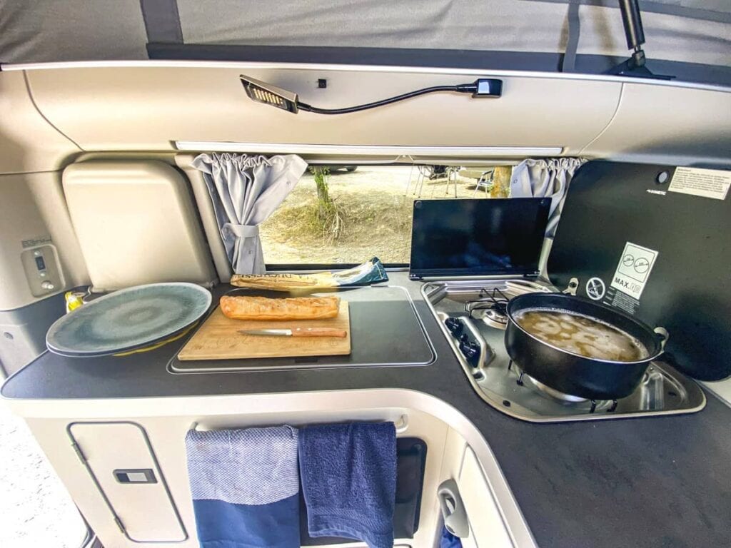 Ford Nugget Plus - Image 11